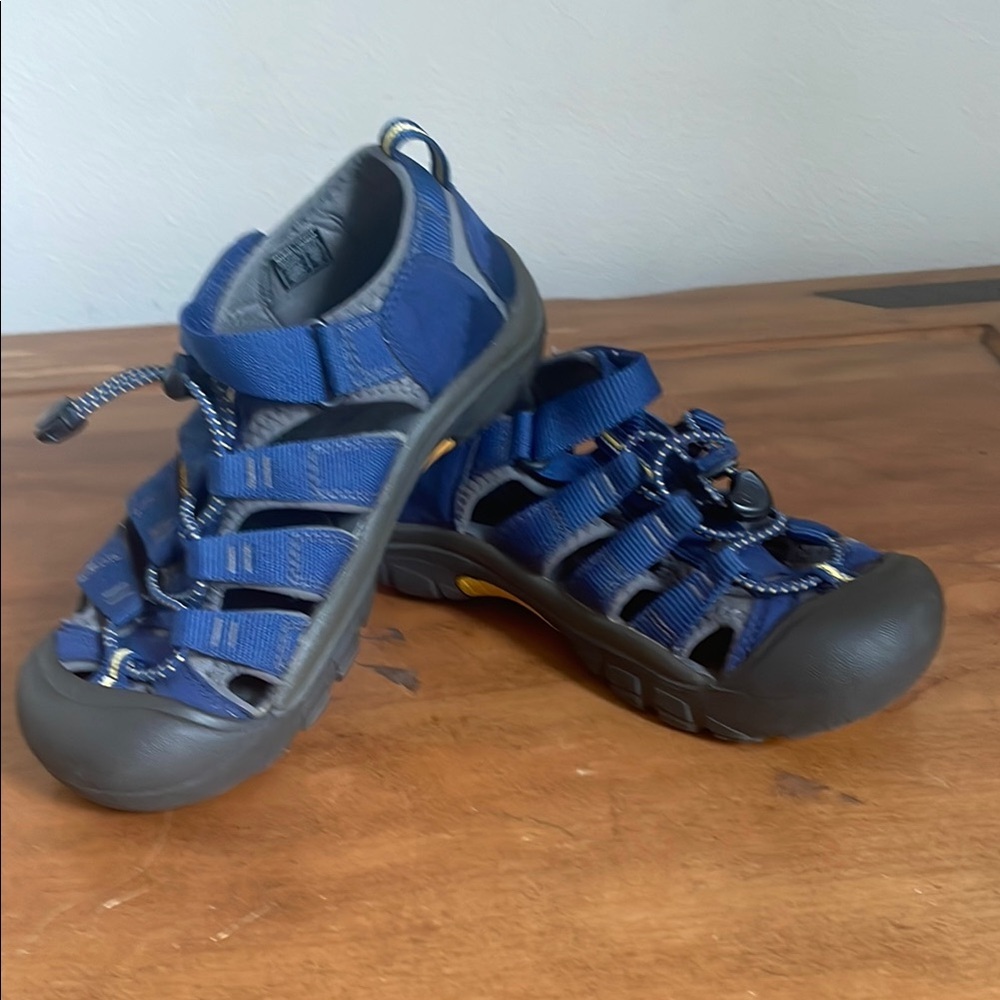 Keen Waterproof Kids Blue Outdoor Sandals Size 3